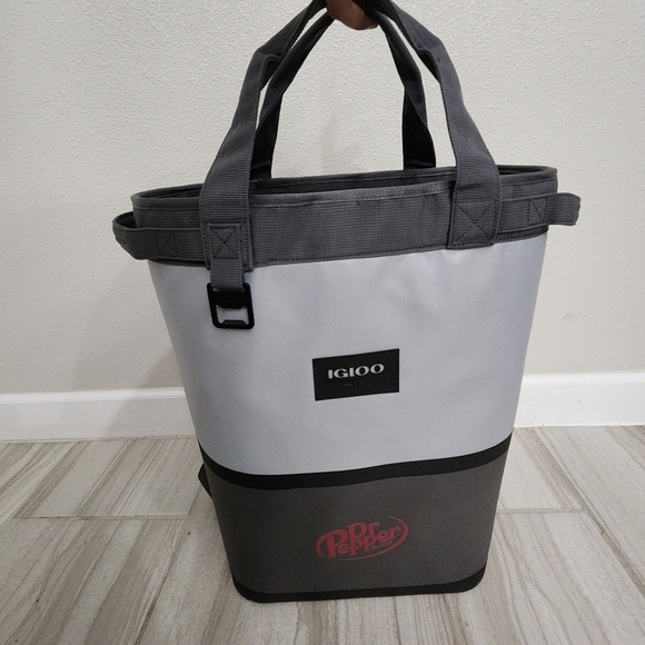 Igloo Reactor Portable 46 Can Soft Insulated Cinch Cooler Backpack Gray Tailgate - Picture 4 of 13